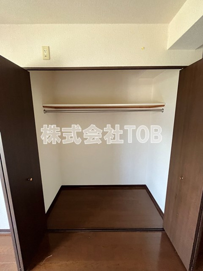 【収納】 | クレール秀光 | 洋室8.5帖※同間取り別号室写真です