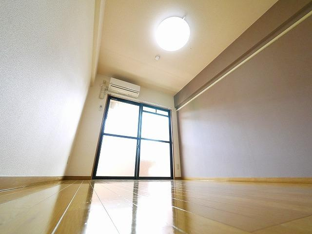 オーキッドあやめ池の居間・リビング