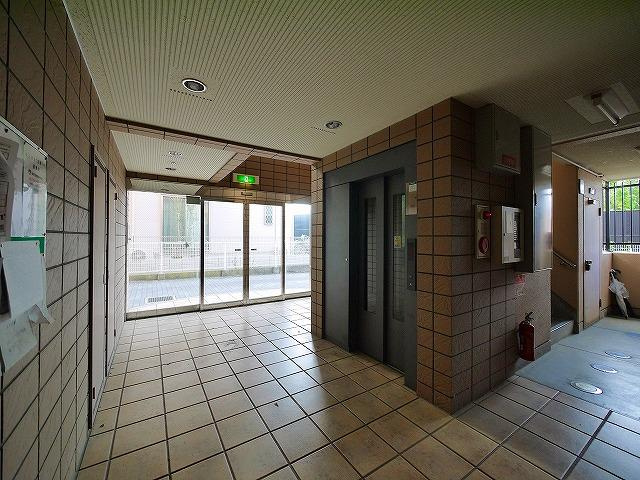 オーキッドあやめ池のエントランス