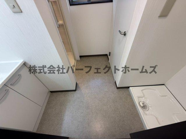 大利元町テラスハウスの洗面所|コンパクトで使いやすい洗面所