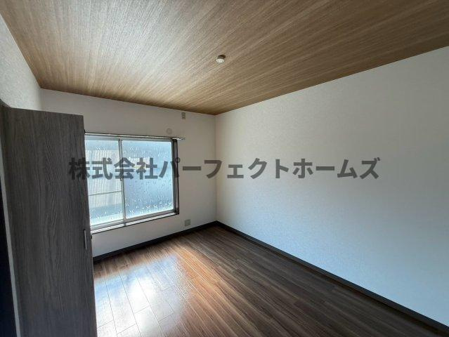 大利元町テラスハウスの洋室|明るい洋室です