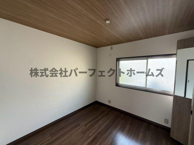 大利元町テラスハウスの洋室|ゆったりした洋室です