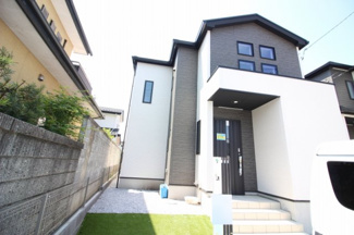 【外観】 | 【2号棟】約19.2帖の広々としたLDKの4LDK新築住宅☆