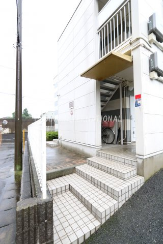 100のエントランス