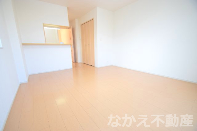 【寝室】 | 広くて明るい寝室