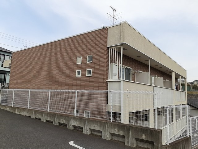 コモド　アデッソ