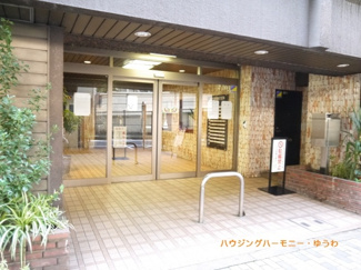 【その他共用部分】 | タイル張りのおしゃれなエントランス。