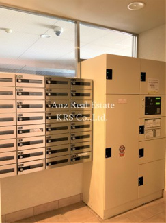【その他共用部分】 | 大切な荷物の受け取りに便利な宅配ボックス設置！