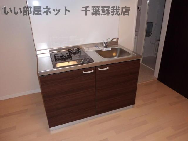 プラーナ蘇我のキッチン|落ち着いた色合いのキッチンもまたおしゃれ♪