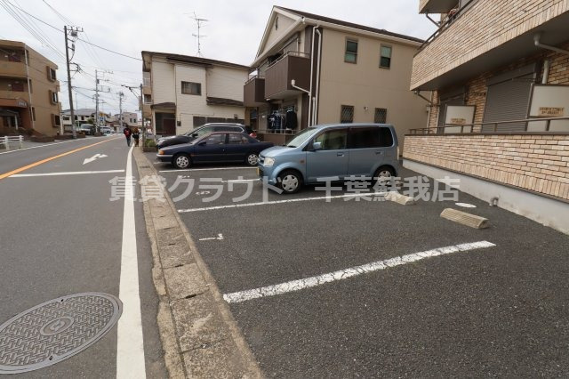 グリニッチ　ヴィレッジⅠの駐車場