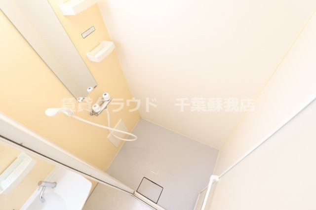 グリニッチ　ヴィレッジⅠの浴室|清潔感のあるシャワールームでさっぱりしましょう！