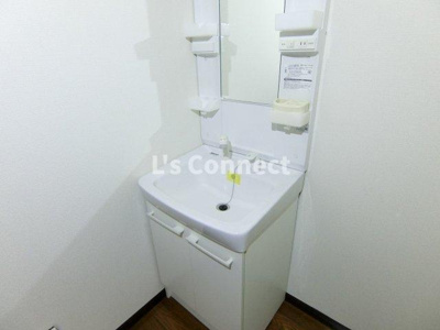 【洗面所】 | サンパラン泉 | 朝の支度もスムーズな独立洗面台。