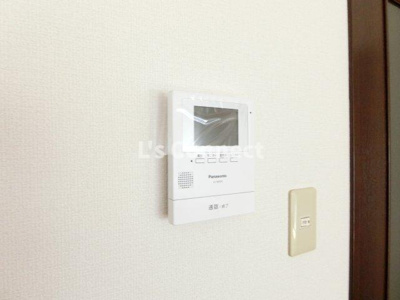 【セキュリティ】 | サンパラン泉 | 突然の来客時もＴＶモニターホンでしっかり確認。