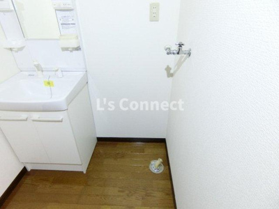 【設備】 | サンパラン泉 | 室内洗濯機置き場もあります。