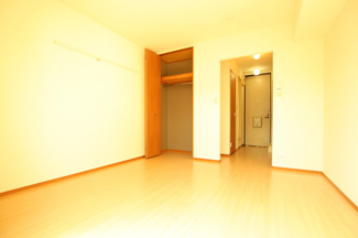 お部屋は南向き♪日当たり良好♪
