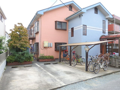★敷地内駐車場★（空き状況・使用料等詳細はご確認下さい）