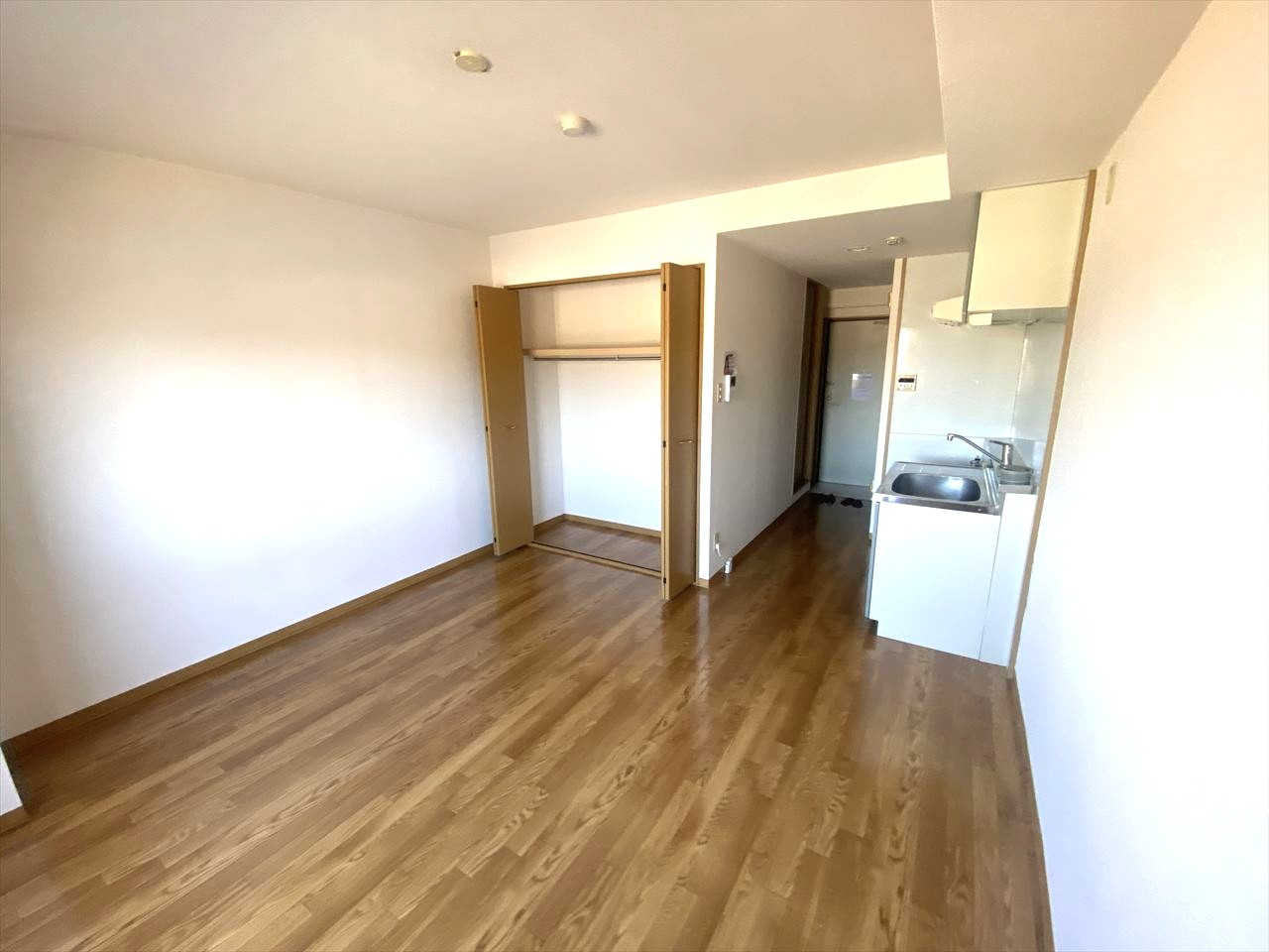 広大ブルデルの居間・リビング