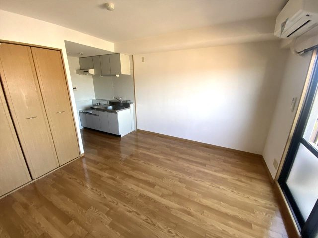 広大ブルデルの居間・リビング