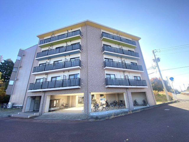 広大ブルデルの外観