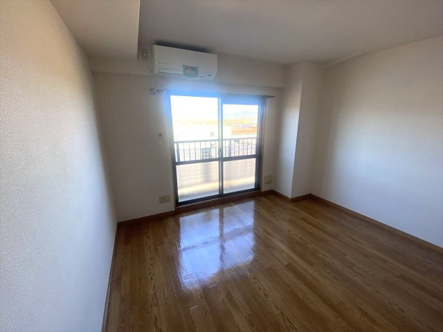 広大ブルデルの居間・リビング