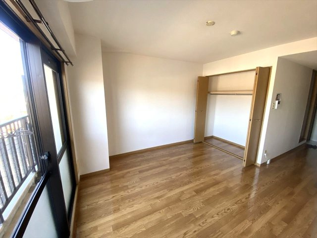 広大ブルデルの洋室