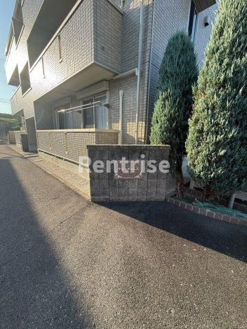 サニーホームズのエントランス