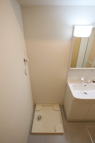 【設備】 | プラザハウス | 室内洗濯機置き場