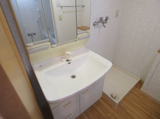 【独立洗面台】 | ロイヤルパーク多摩川 | 独立洗面台あり、毎朝おしゃれに忙しい女性の方におすすめです