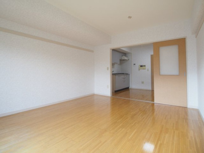 【居間・リビング】 | ロイヤルパーク多摩川 | 9.69帖　洋室です