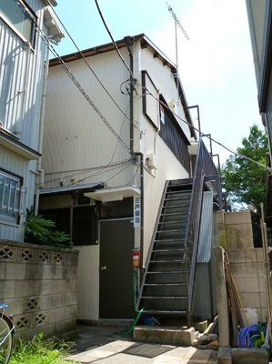 【外観】 | 三戸部荘 | 京急本線「鶴見市場」駅まで徒歩4分！2沿線利用可能な「八丁畷」駅も徒歩11分！2駅2沿線利用可能で通勤通学・お買物にも便利な立地です☆
