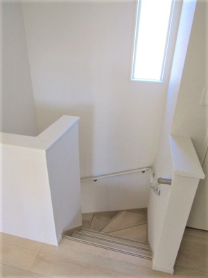 【その他共用部分】 | クレイドルガーデン甲府市和戸町第1 | 階段スペース