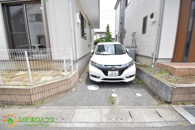 上尾市中分1丁目　中古一戸建ての駐車場