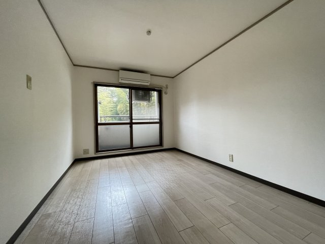 佐々ハイツの居間・リビング|ゆったり過ごせるリビングです