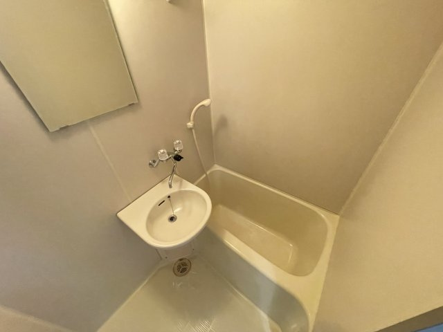 佐々ハイツの浴室|浴室、洗面台付です。