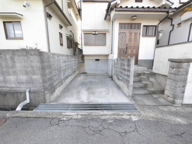 東垂水戸建の駐車場