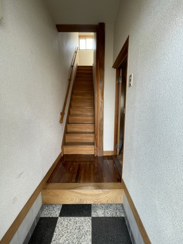 ハイツランバーAの玄関