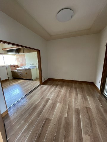 ハイツランバーAの居間・リビング