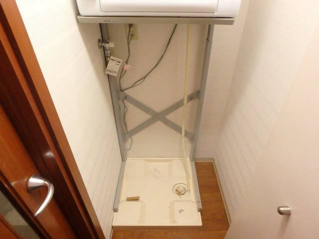 【設備】 | ＢＲＩＳＴＯＬ | 防水パン付き室内洗濯機置場