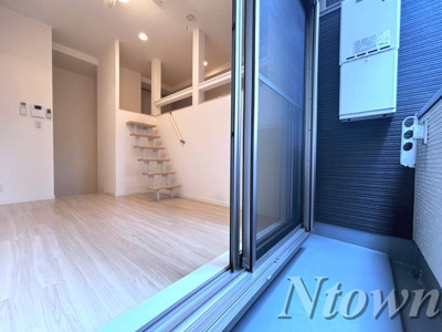 【バルコニー】 | ルノンキュール | 暖かな日差しのふりそそぐバルコニー