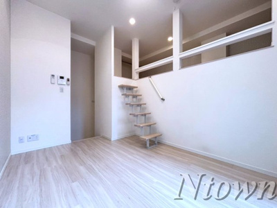 【居間・リビング】 | ルノンキュール | こちらの居間で趣味の時間をお楽しみください