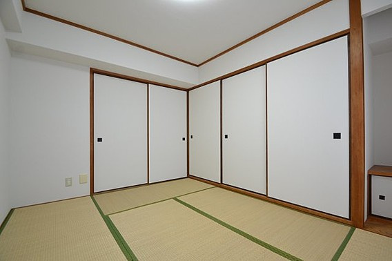 サンパレス２１御影山手の居間・リビング