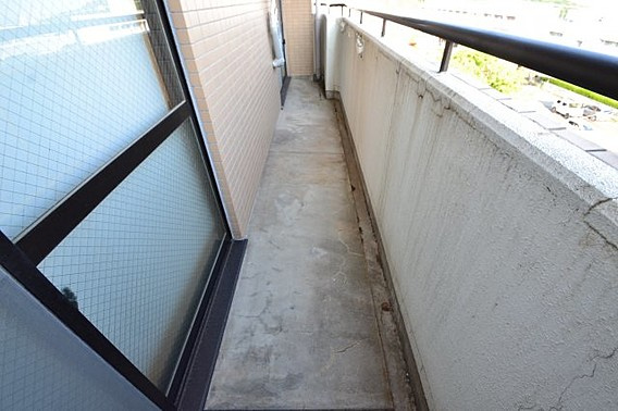 サンパレス２１御影山手のバルコニー