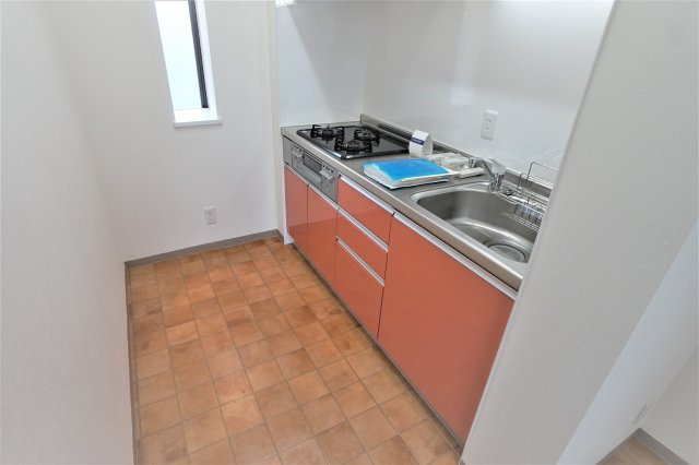 【キッチン】 | セントラルパーク幕張本郷 | コンパクトなキッチンで掃除もラクラク※写真は別のお部屋です。