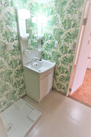 【独立洗面台】 | セントラルパーク幕張本郷 | 独立洗面台、朝の身支度には欠かせません※写真は別のお部屋です。