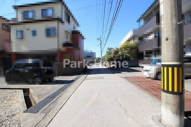 高知市朝倉甲　新築戸建ての前面道路含む現地写真|分譲地前面道路