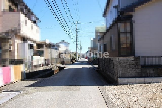 高知市朝倉甲　新築戸建ての前面道路含む現地写真|分譲地前面道路