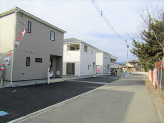【前面道路含む現地写真】 | 前面道路含む現地写真です