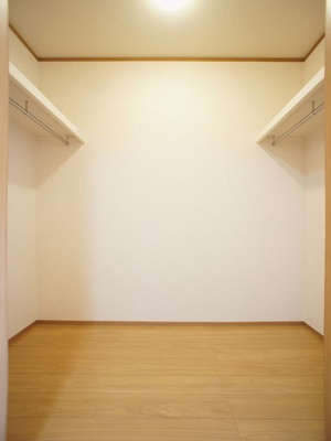【収納】 | クラフトコーヴォ | ウォークインクロゼット付きでお部屋はスッキリ♪