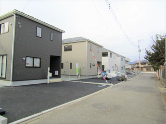 【前面道路含む現地写真】 | 前面道路含む現地写真です
