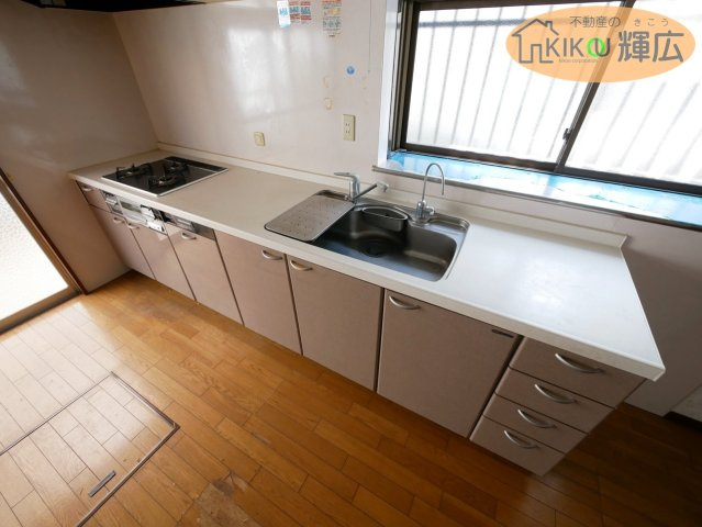 加古川市野口町北野　中古戸建のキッチン